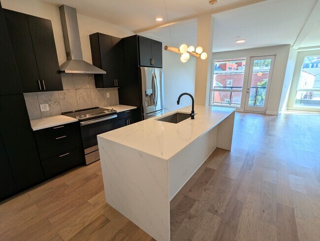 Building Photo - 2 Bedroom 2 Bathroom Condo at the Lawrence...
