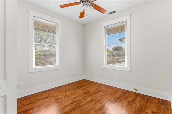 Building Photo - Cozy 1-Bedroom Apartment in Midtown – $1,300/month