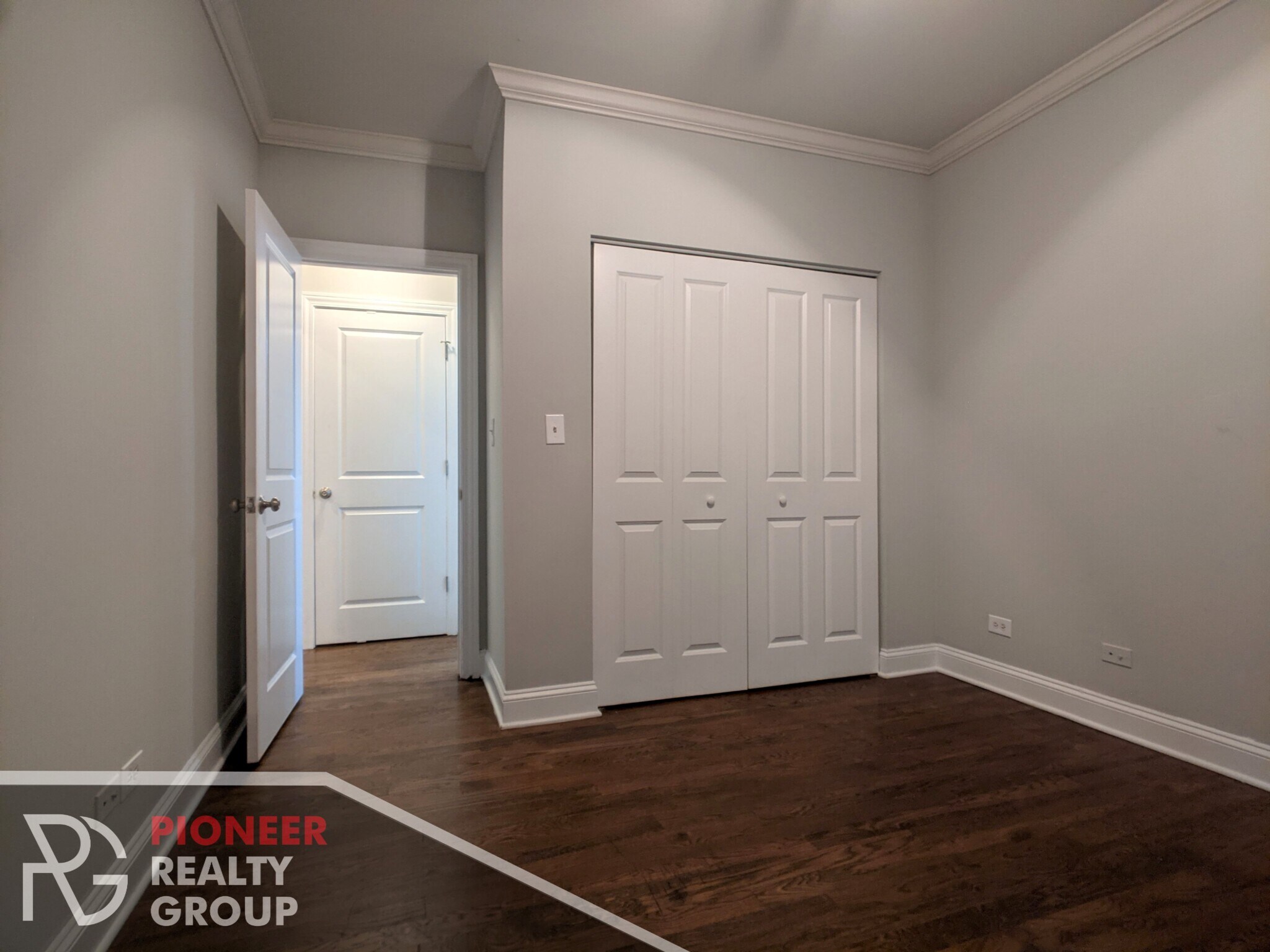 Building Photo - 736 W Addison St