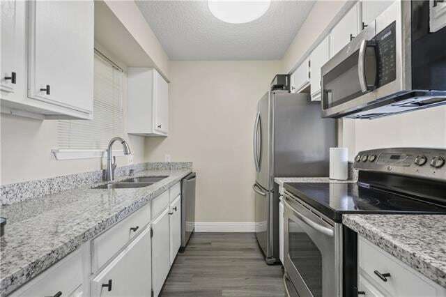 Building Photo - 4800 Pontchartrain Dr