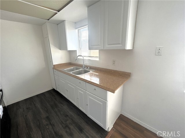 Building Photo - 2430 S Ridgewood Dr