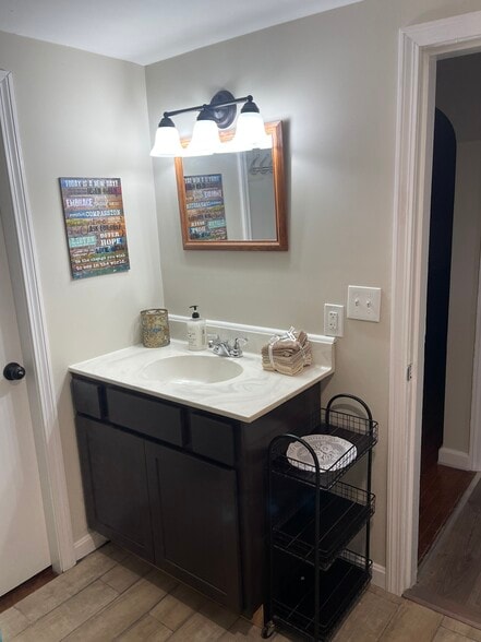 Building Photo - 779 Southbridge St