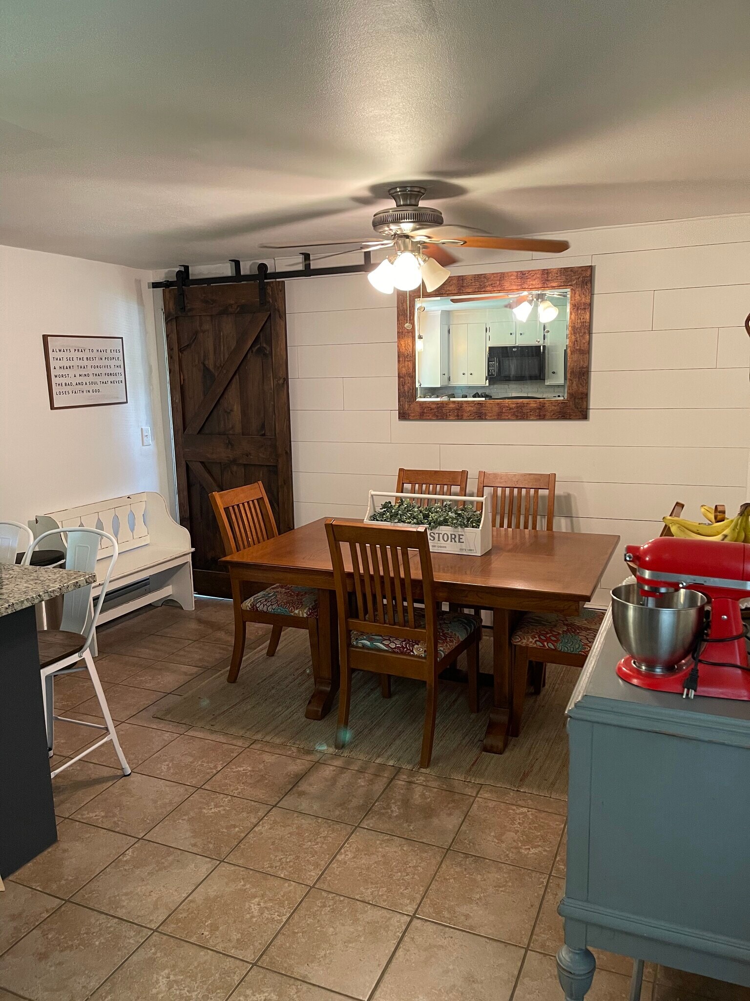 Building Photo - 14 Jo Ellen Dr