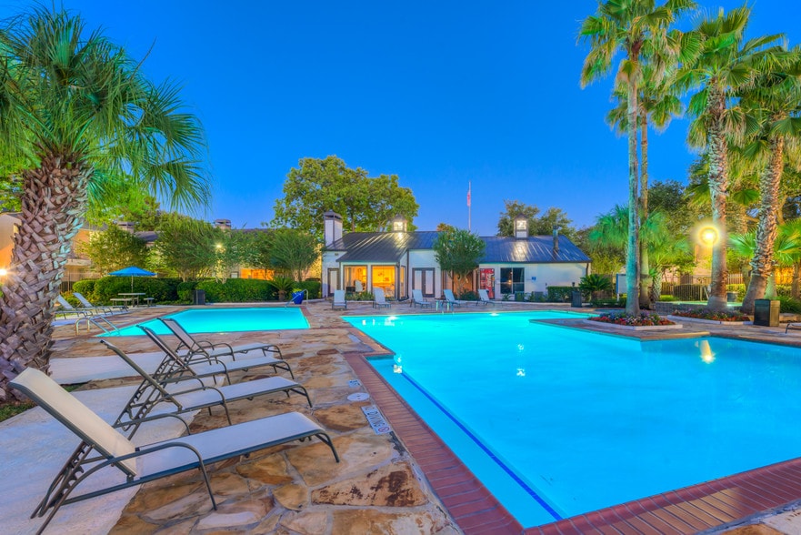 The Falls at Clear Lake 801 E Nasa Rd ster TX 77598 Apartment Finder