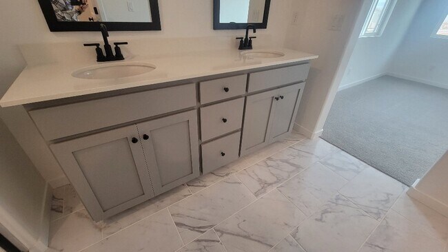 Building Photo - Beautiful Brand New home in the Springs at The Ranch 4 bedroom 3 bath