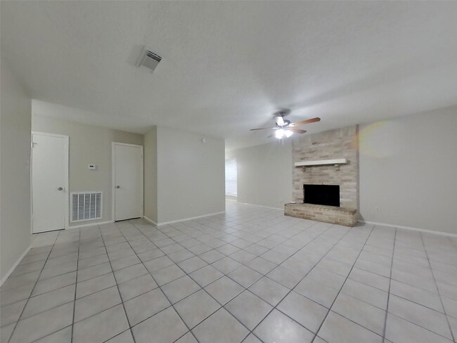 Building Photo - 4615 Tealgate Dr