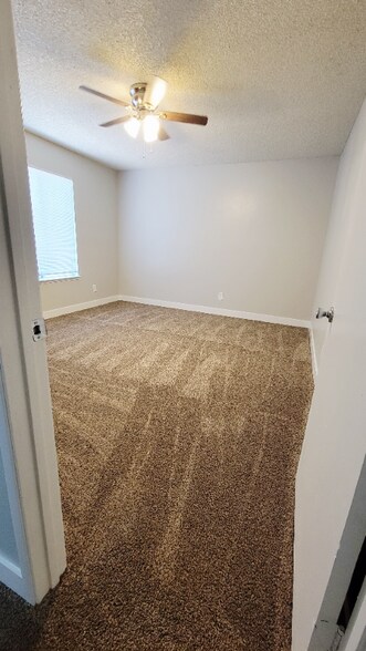 Building Photo - 4264 N Bengston Ave