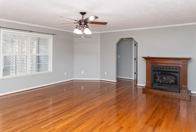 Building Photo - Beautiful!!!! Move in Ready!