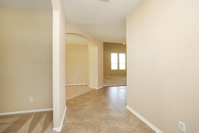 Building Photo - For Lease | 4 Bed, 2.5 Bath | 2,587 Sq Ft ...