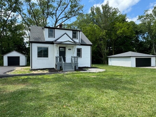 Building Photo - 1030 N Old State Rd 49