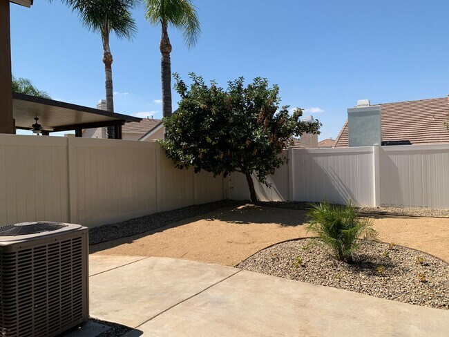 Building Photo - Newly updated 3 bedroom home in Menifee av...