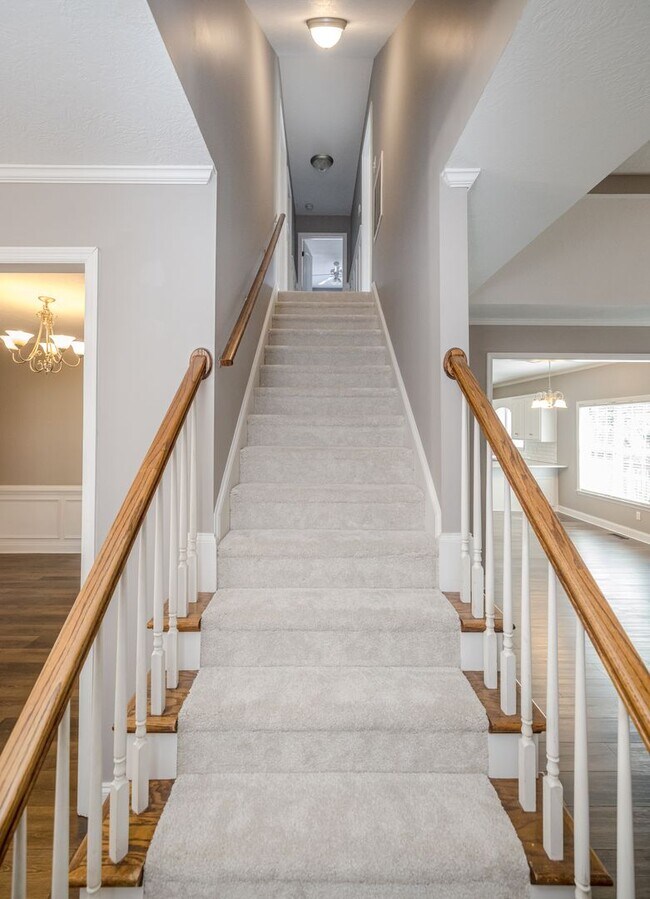 Building Photo - 4893 Somerset Dr