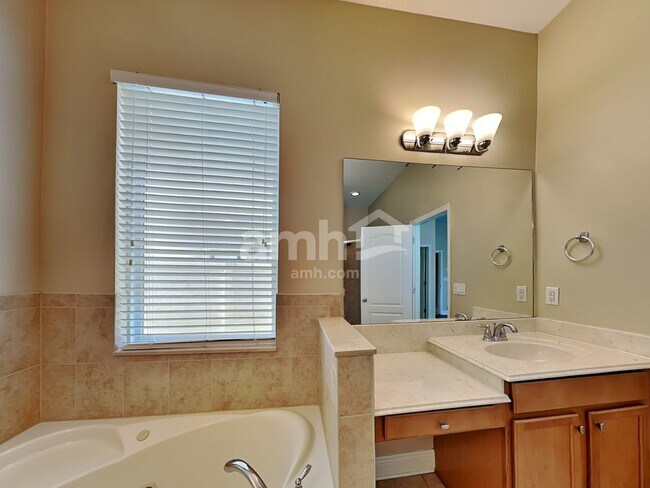 Building Photo - 7550 Bulls Head Dr