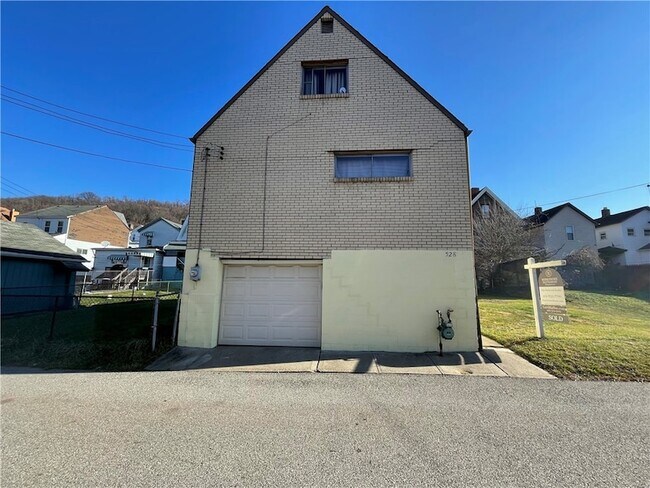 Building Photo - 528 Cypress Alley