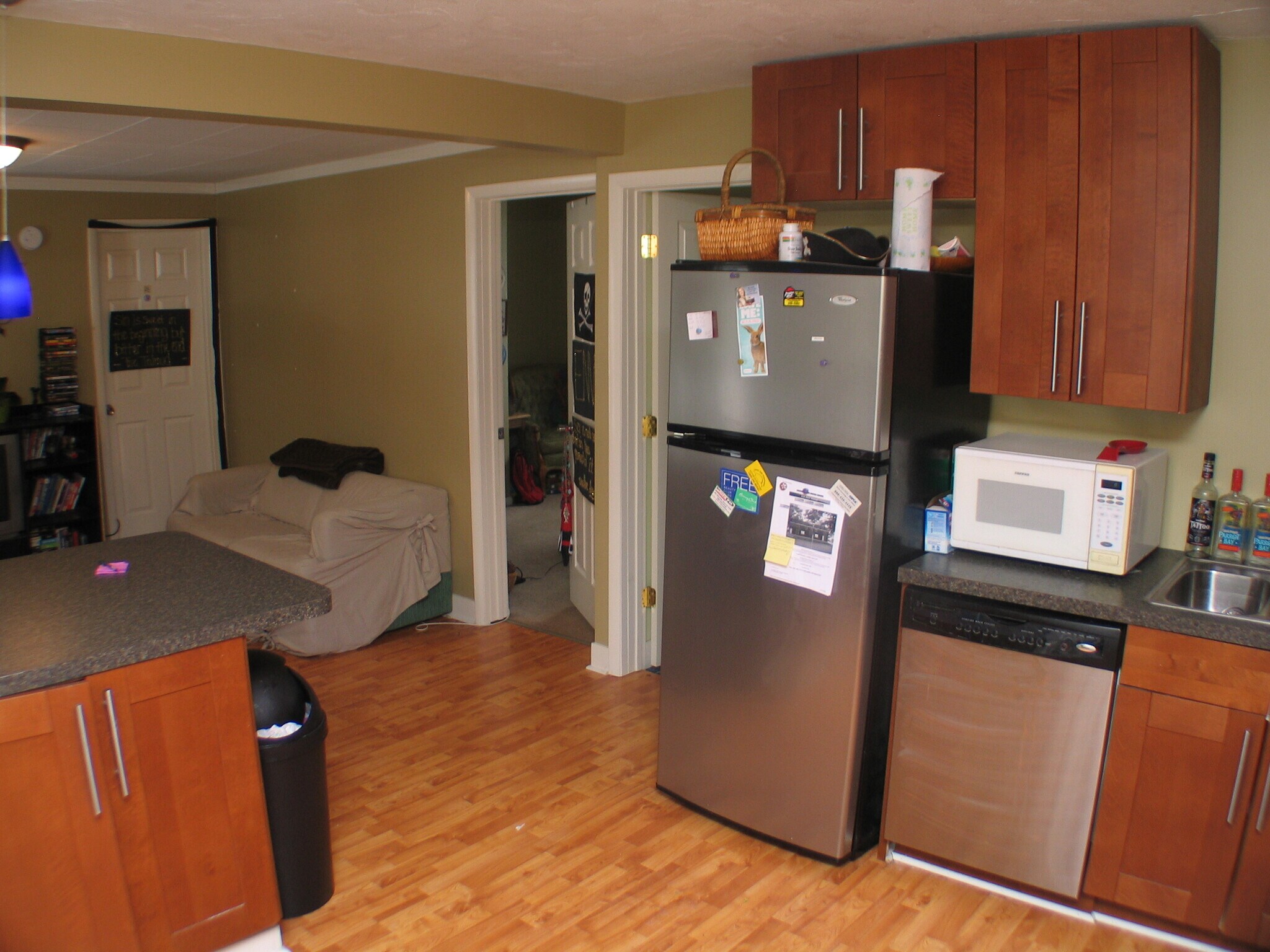 Building Photo - 737 Village St