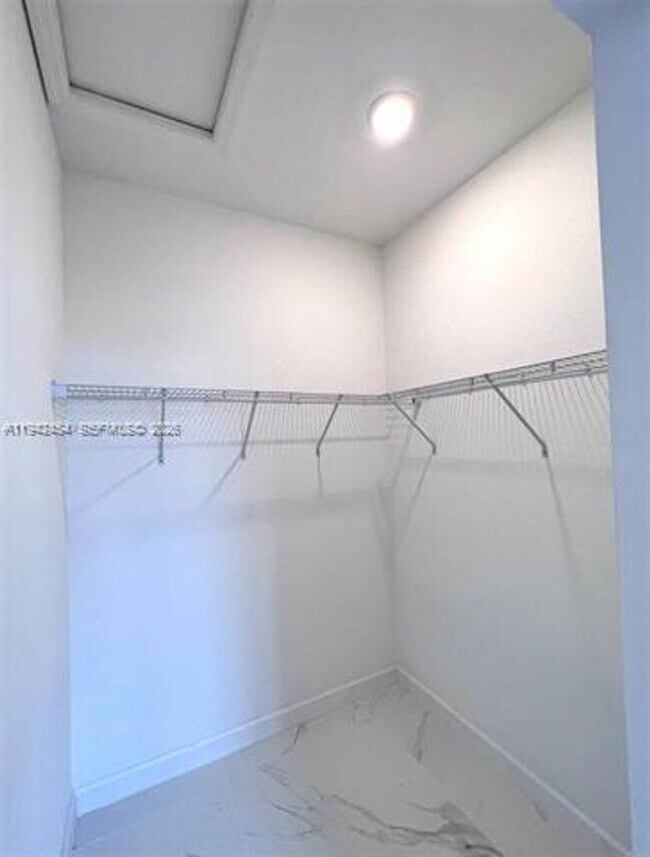 Building Photo - 15903 SW 2nd Dr