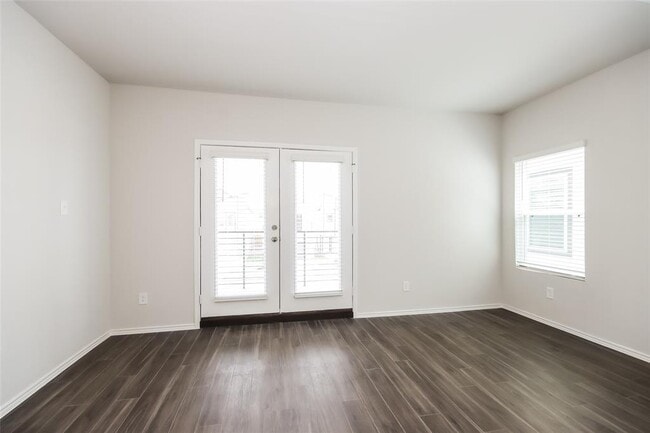Building Photo - 15367 Estrella Rd W