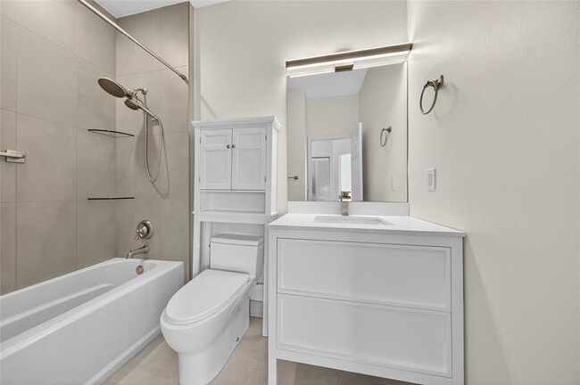 Building Photo - 3095 Grandiflora Dr