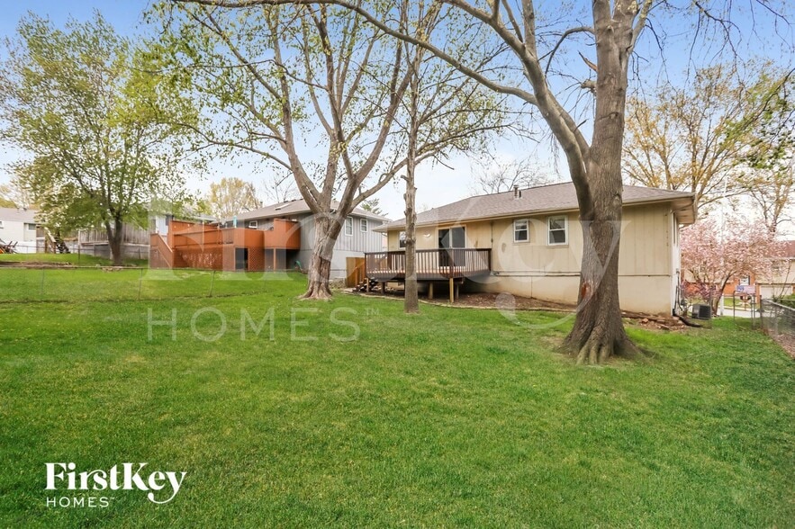 Building Photo - 515 NE 98th Terrace