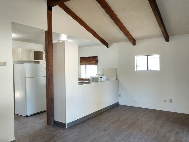 Building Photo - Quiet & Cozy Ojai (Meiner's Oaks) Cottage With Plenty Of Yard. Offers Gardening Possibilities Gal...