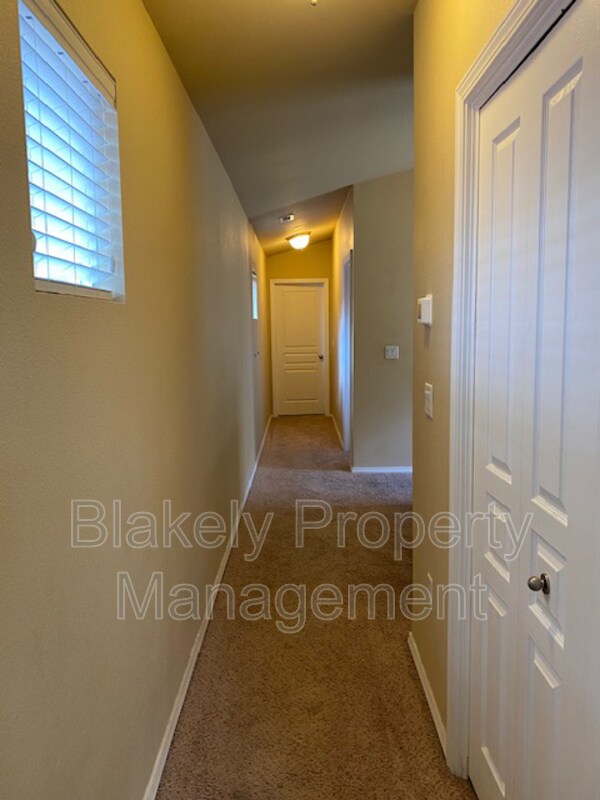 Building Photo - 2923 W Lemhi St