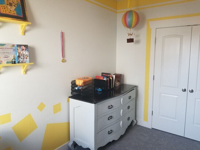 Building Photo - Central Park Summer Rental: Beautiful, Fully Furnished 5Bd/4.5Ba House