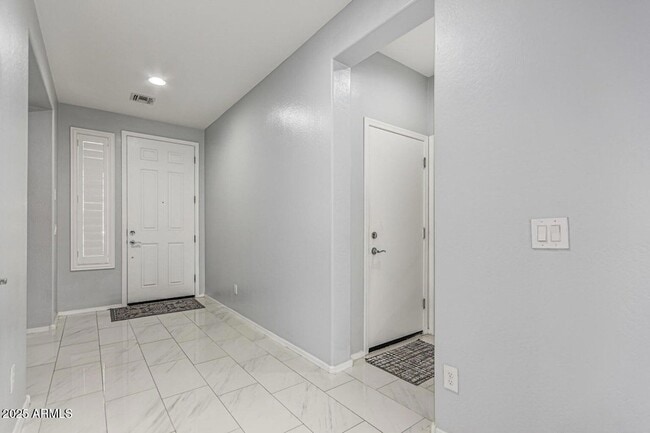 Building Photo - 10827 W Bronco Trail