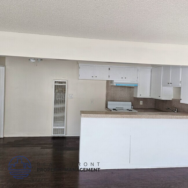 Building Photo - 308 N. Stepney St.