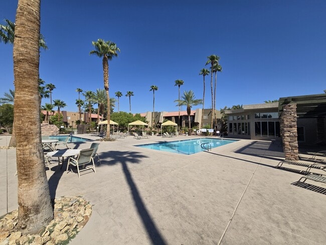 Building Photo - 5060 Indian River Dr