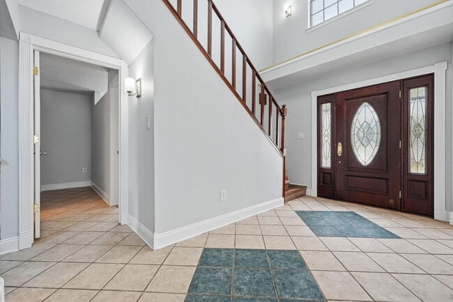 Building Photo - 120 Dyer St