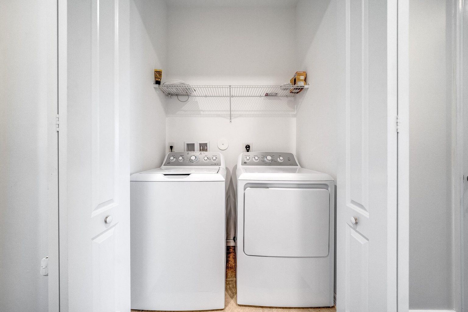 Building Photo - 4543 Tara Cove Way