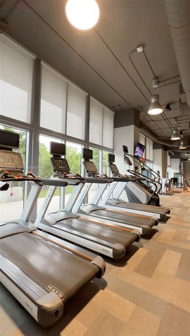 Building Photo - 16385 Biscayne Blvd