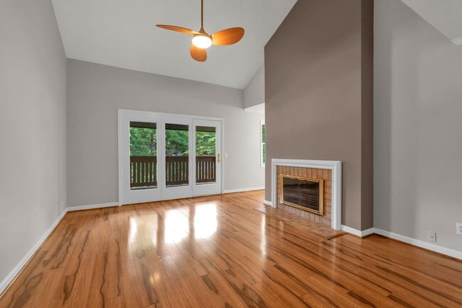 Building Photo - **A RARE FIND - GREEN HILLS CONDO WITH QUI...