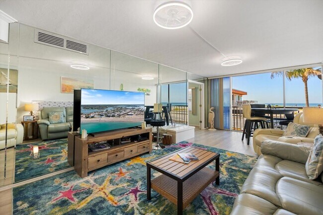 Building Photo - 1400 Tarpon Center Dr