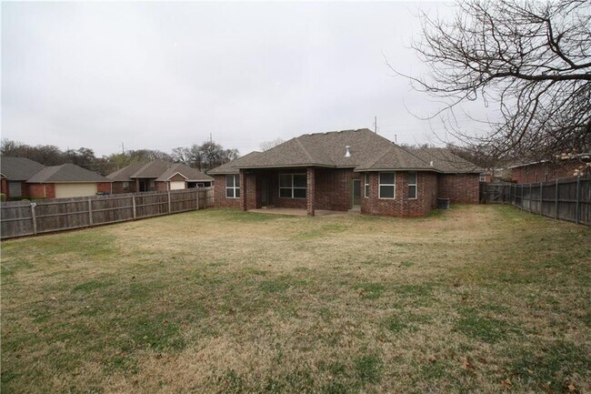 Building Photo - 756 Tuscany Way