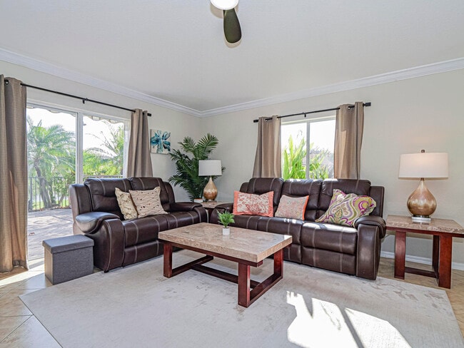 Building Photo - 5520 45th Ave