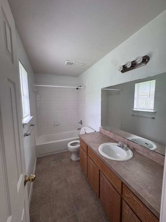 Building Photo - 1430 Shoshoni Trail