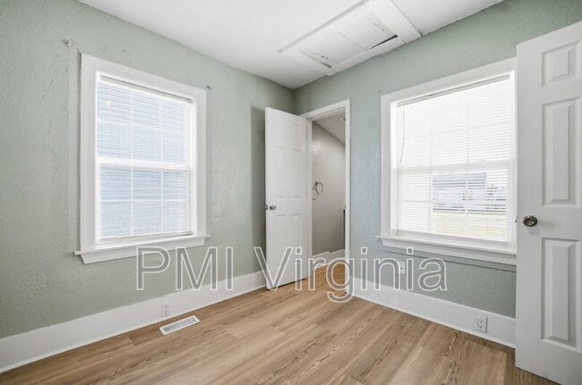 Building Photo - 409 Nevada St