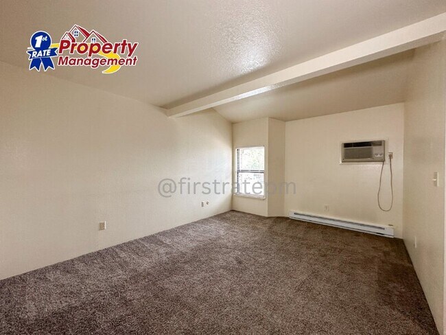 Building Photo - 1680 N Phillippi St