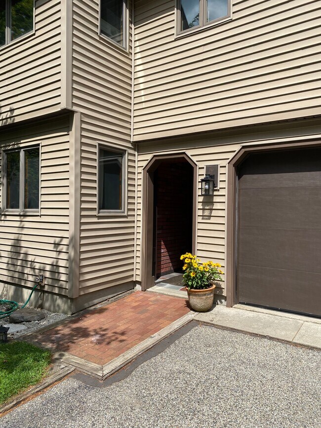 Building Photo - 104 Underwood Rd