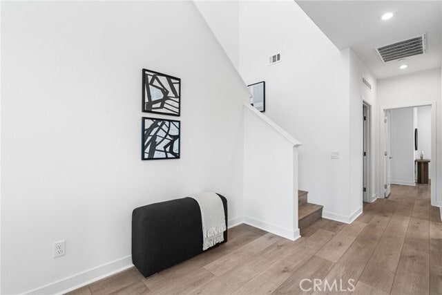 Building Photo - 1323 W Cara Dr