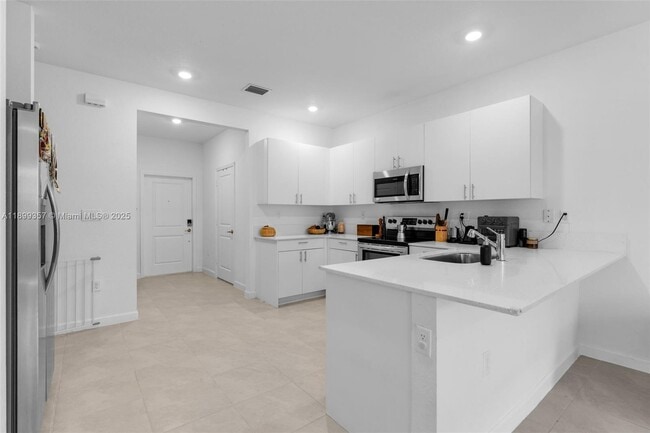 Building Photo - 12932 SW 286th Terrace