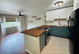 Building Photo - 1 Bedroom 1 Bath near Kaneohe Bay Drive