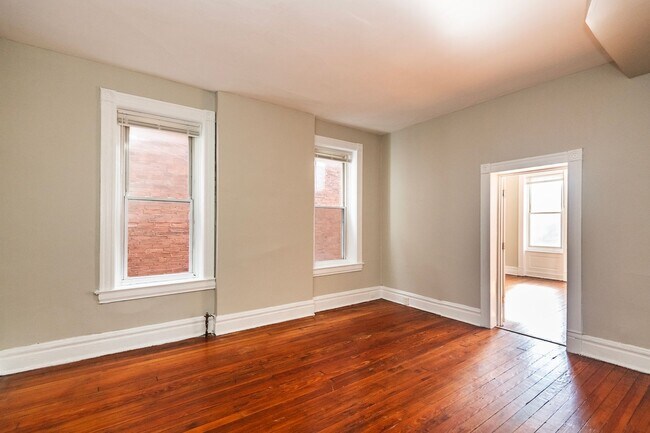 Building Photo - 1935 Utah St