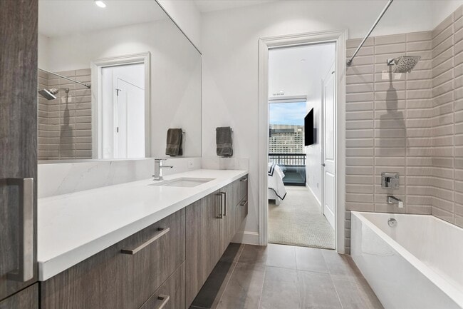 Building Photo - 1211 Caroline St