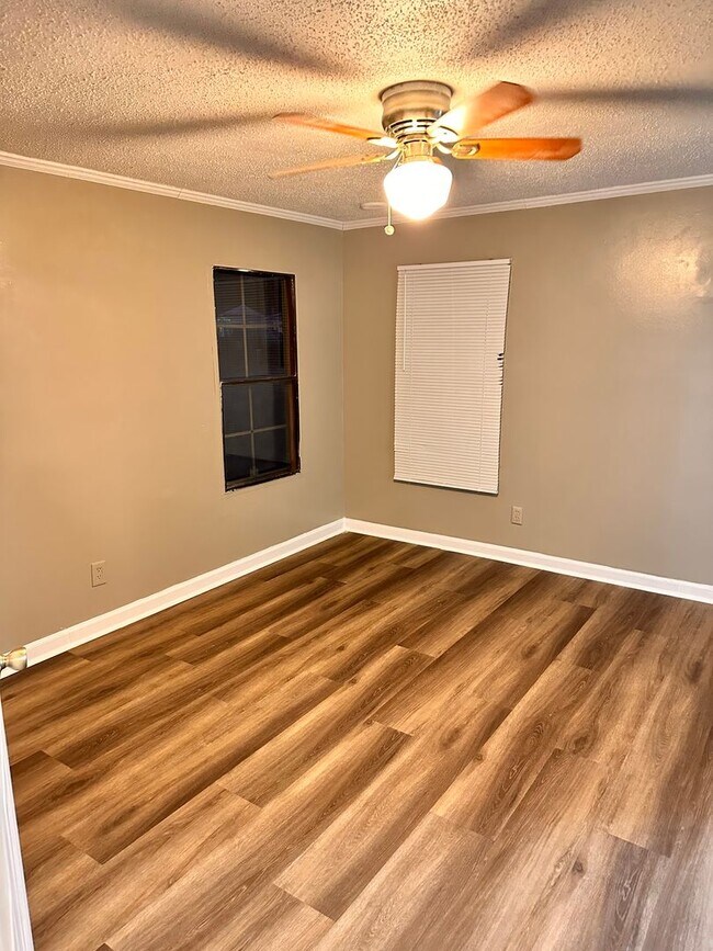 Building Photo - 3 BED 2 BATH IN FAYETTEVILLE NC