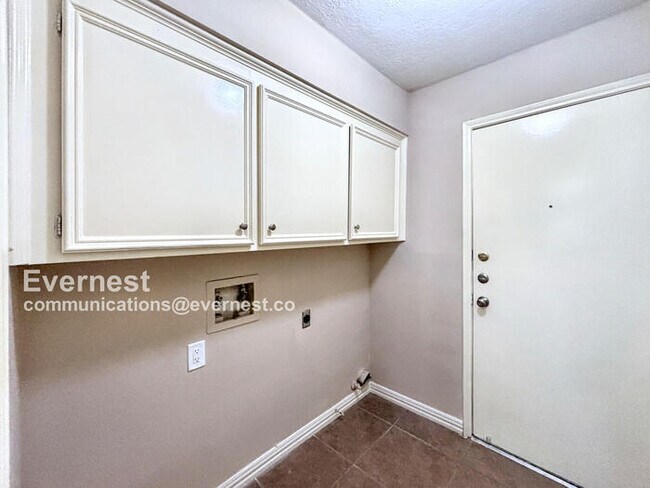 Building Photo - 15231 Cabots Landing Dr
