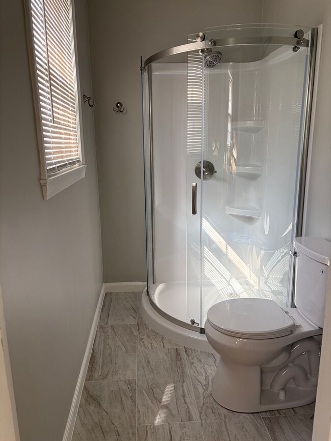 Building Photo - FENCED IN YARD AND LARGE DETACHED TWO CAR GARAGE LOCATED IN THE DESIRED TRAVELERS REST!!!