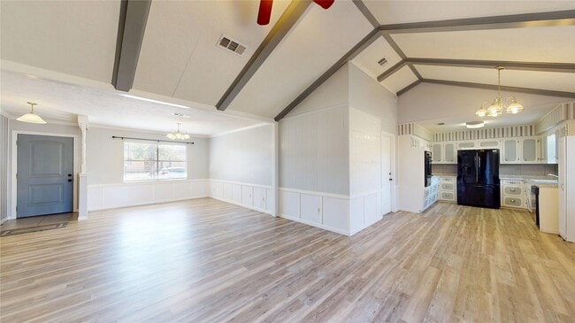 Building Photo - 5005 Cedar Creek Dr