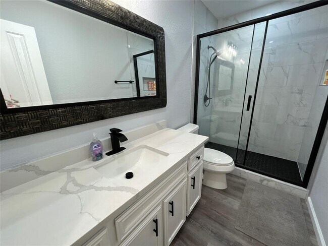 Building Photo - 1701 Lynx Cir